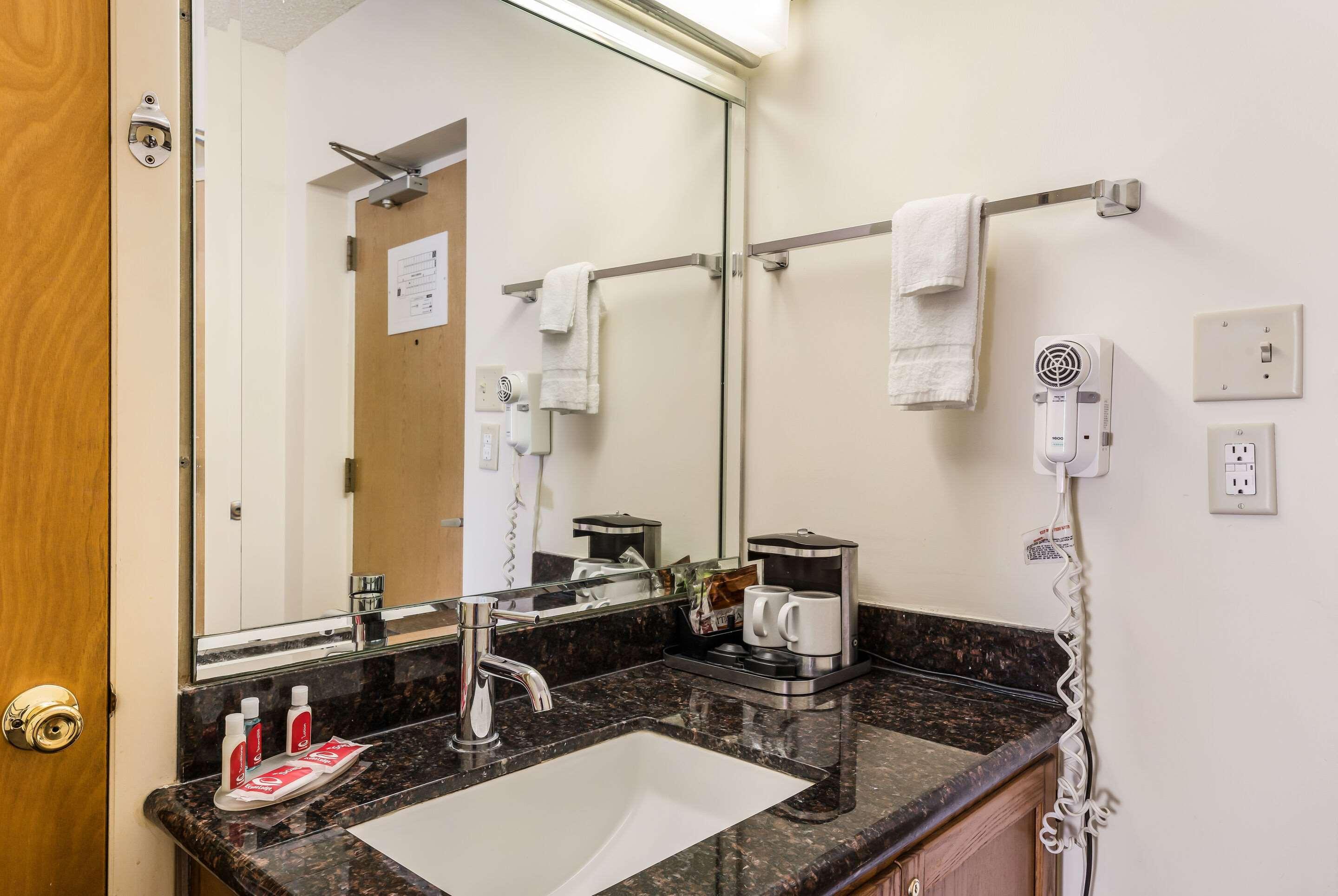 Econo Lodge Quakertown Dış mekan fotoğraf